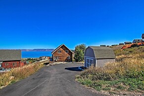Garden City Lake House: Hot Tub & Views!