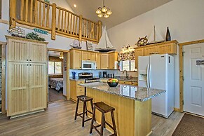 Garden City Lake House: Hot Tub & Views!