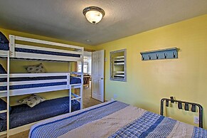 Garden City Lake House: Hot Tub & Views!