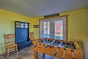 Garden City Lake House: Hot Tub & Views!