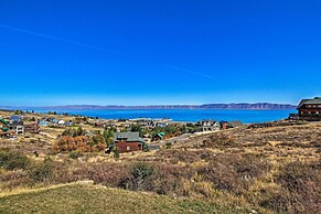 Garden City Lake House: Hot Tub & Views!