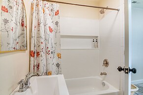 Tropic Getaway Near Bryce Canyon National Park!