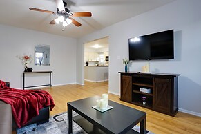 Ideally Located Jersey City Home, 8 Mi to NYC