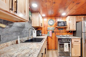Quaint & Cozy Lake Cabin w/ Dock & Beach Access!
