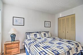 Coastal Madeira Beach Condo - Walk to Gulf!