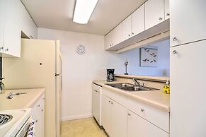 Coastal Madeira Beach Condo - Walk to Gulf!