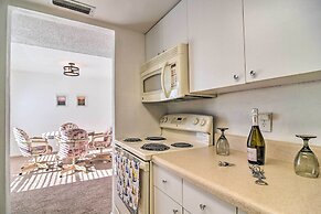 Coastal Madeira Beach Condo - Walk to Gulf!