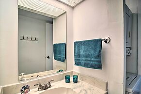 Coastal Madeira Beach Condo - Walk to Gulf!