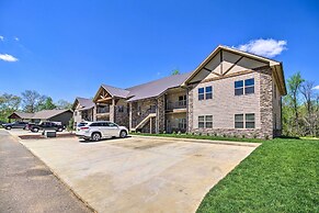 Townsend Condo w/ Pool, Great Smoky Mountain Views