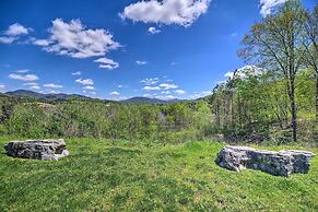 Townsend Condo w/ Pool, Great Smoky Mountain Views