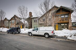Cozy Park City Townhome By Dining, Shops & More!