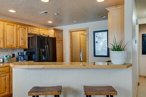 Cozy Park City Townhome By Dining, Shops & More!