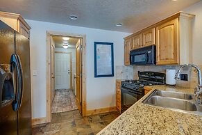 Cozy Park City Townhome By Dining, Shops & More!