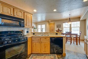 Cozy Park City Townhome By Dining, Shops & More!