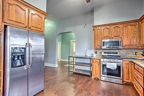 Spacious Vacation Home: 10 Mi to Lavon Lake!