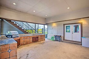 Spacious Vacation Home: 10 Mi to Lavon Lake!
