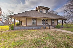 Spacious Vacation Home: 10 Mi to Lavon Lake!