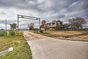 Spacious Vacation Home: 10 Mi to Lavon Lake!