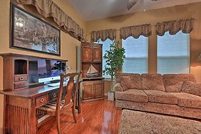 Elegant Valrico Home ~ 15 Mi to Downtown Tampa!