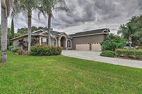 Elegant Valrico Home ~ 15 Mi to Downtown Tampa!