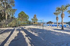 Resort Condo w/ Patio + Pool Access in Davenport!