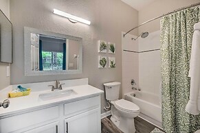 Resort Condo w/ Patio + Pool Access in Davenport!