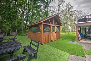 Lake View & Hot Tub: Wrightsville Cabin!