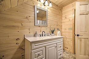 Lake View & Hot Tub: Wrightsville Cabin!