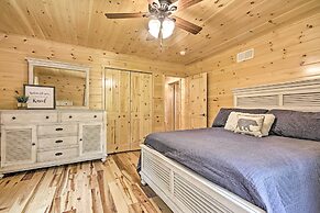 Lake View & Hot Tub: Wrightsville Cabin!