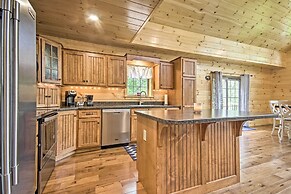 Lake View & Hot Tub: Wrightsville Cabin!