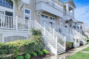 Shared Pool & Bay Access: Ocean View Retreat