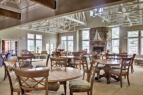 Shared Pool & Bay Access: Ocean View Retreat