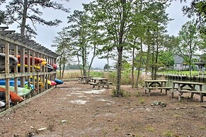 Shared Pool & Bay Access: Ocean View Retreat