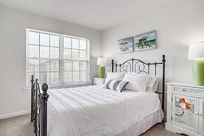 Shared Pool & Bay Access: Ocean View Retreat