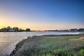 Shared Pool & Bay Access: Ocean View Retreat