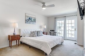 Shared Pool & Bay Access: Ocean View Retreat