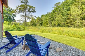 6 Mi to Stowe Mountain: Home w/ Yard!