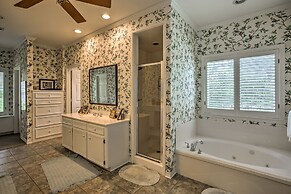 Pet-friendly Lake Athens Home w/ Fireplace!