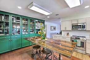 Sunny Florida Abode - Patio, Pool, & Fire Pit