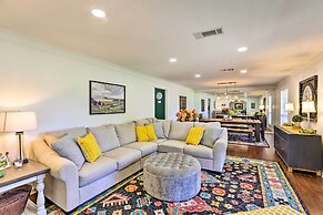 Sunny Florida Abode - Patio, Pool, & Fire Pit