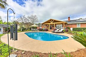 Sunny Florida Abode - Patio, Pool, & Fire Pit