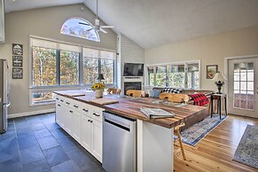 White Mountains Home w/ Hot Tub - Walk to Town!