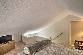 White Mountains Home w/ Hot Tub - Walk to Town!