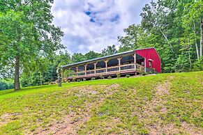 Secluded Brownsville Cabin w/ Deck & Fire Pit