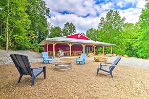 Secluded Brownsville Cabin w/ Deck & Fire Pit