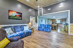 Secluded Brownsville Cabin w/ Deck & Fire Pit