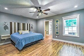 Secluded Brownsville Cabin w/ Deck & Fire Pit