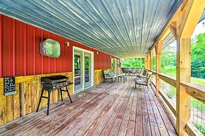 Secluded Brownsville Cabin w/ Deck & Fire Pit