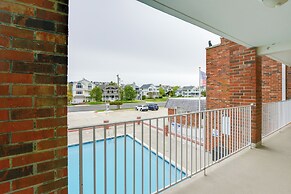 Bright Condo Half-block to Cape May Beach!