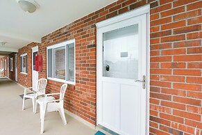 Bright Condo Half-block to Cape May Beach!